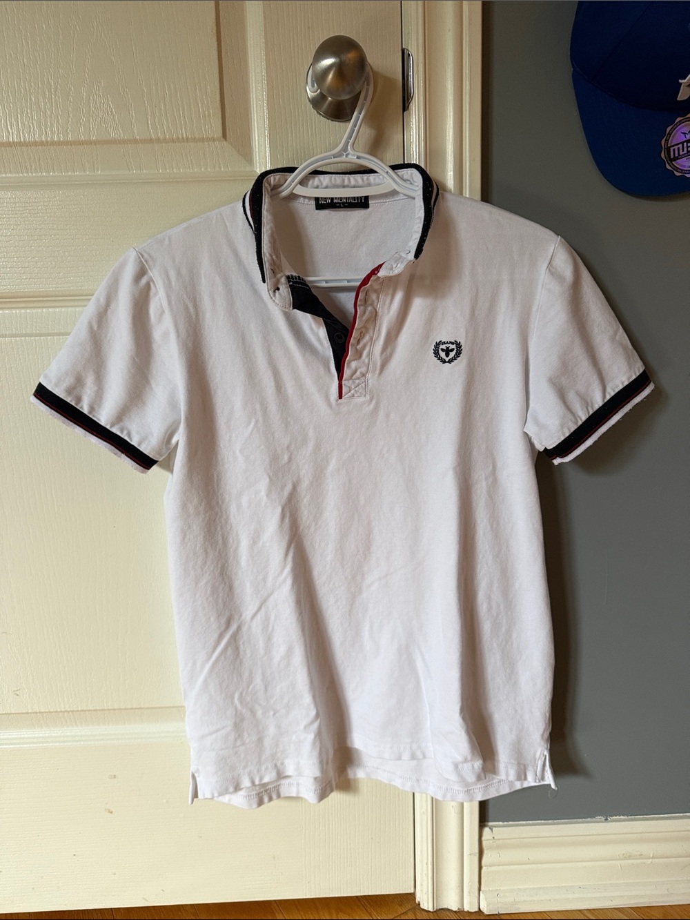 White Men’s Short-Sleeve Polo Shirt with Contrast Trim